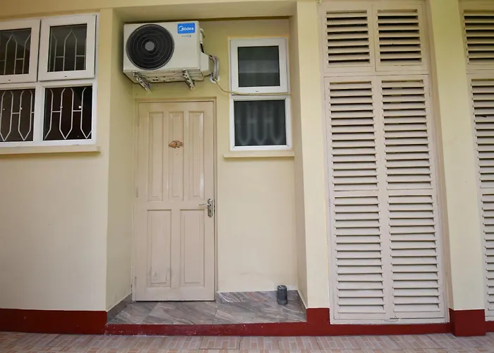 Reef Holiday Apartments